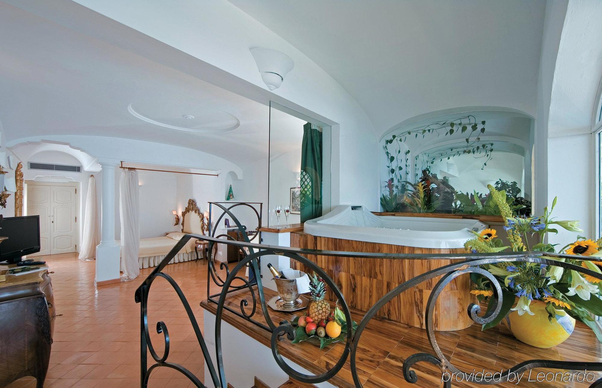 Covo Dei Saraceni Hotell Positano Rum bild
