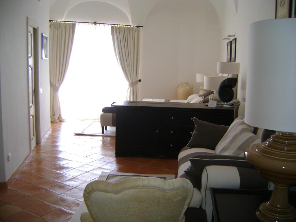 Covo Dei Saraceni Hotell Positano Rum bild