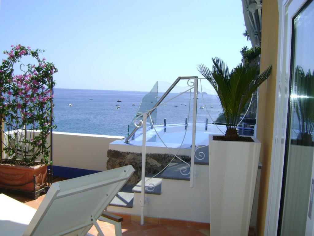 Covo Dei Saraceni Hotell Positano Rum bild